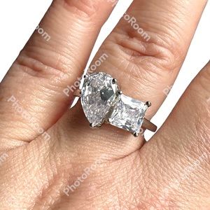 NWOT 925 Sterling Silver 2 ct cubic zirconia ring size 8